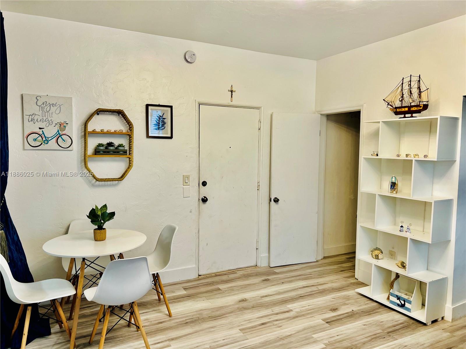 760 CONDO - Residential