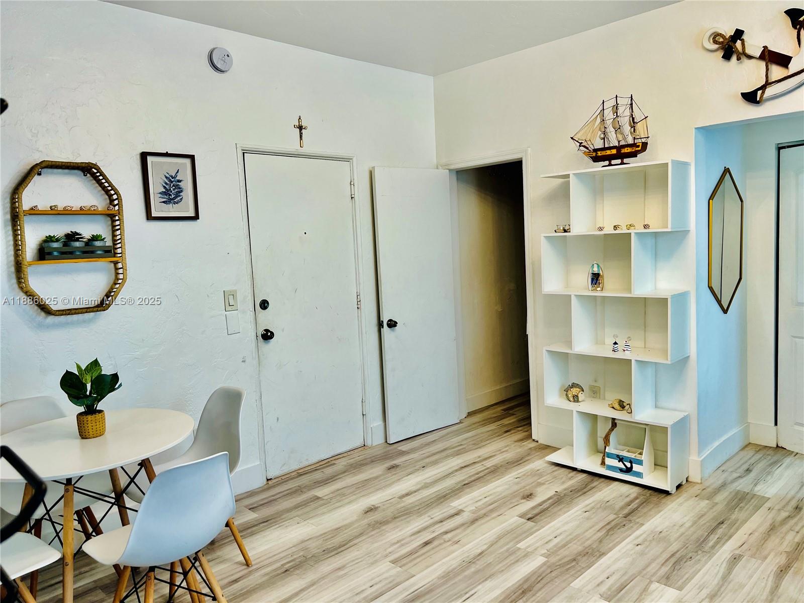 760 CONDO - Residential