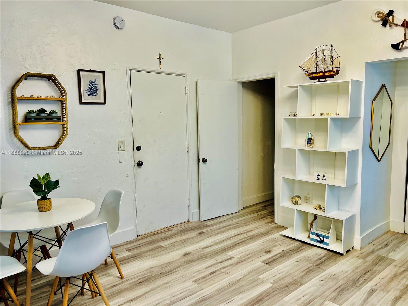 760 CONDO - Residential