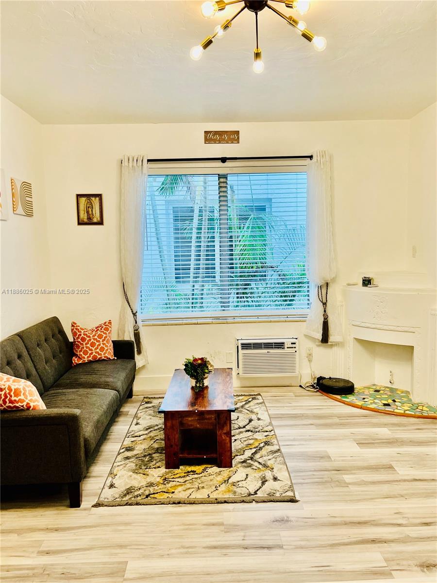 760 CONDO - Residential