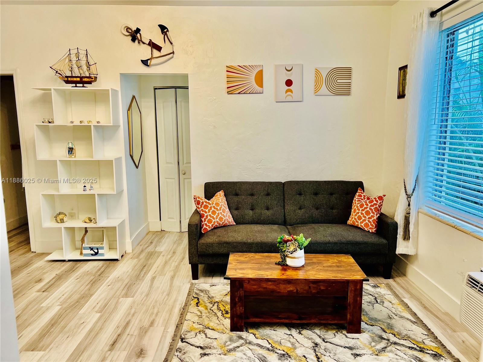 760 CONDO - Residential