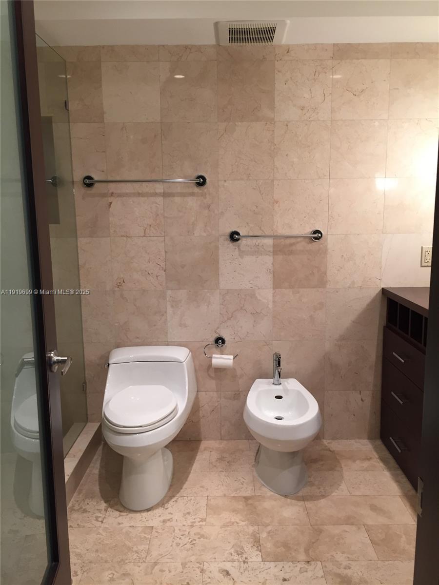 BRICKELL BAY TOWER CONDO - Residential Lease