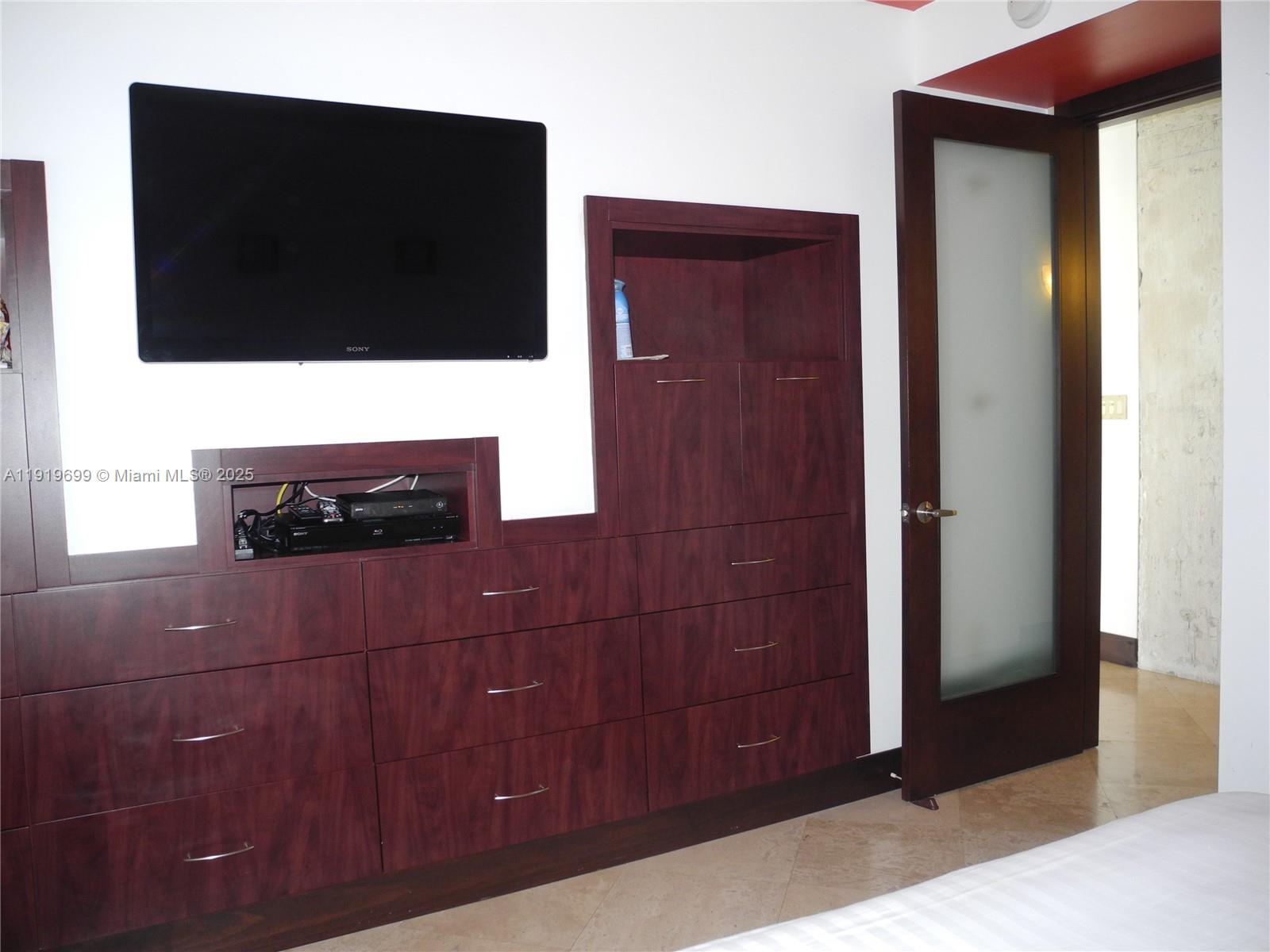 BRICKELL BAY TOWER CONDO - Residential Lease