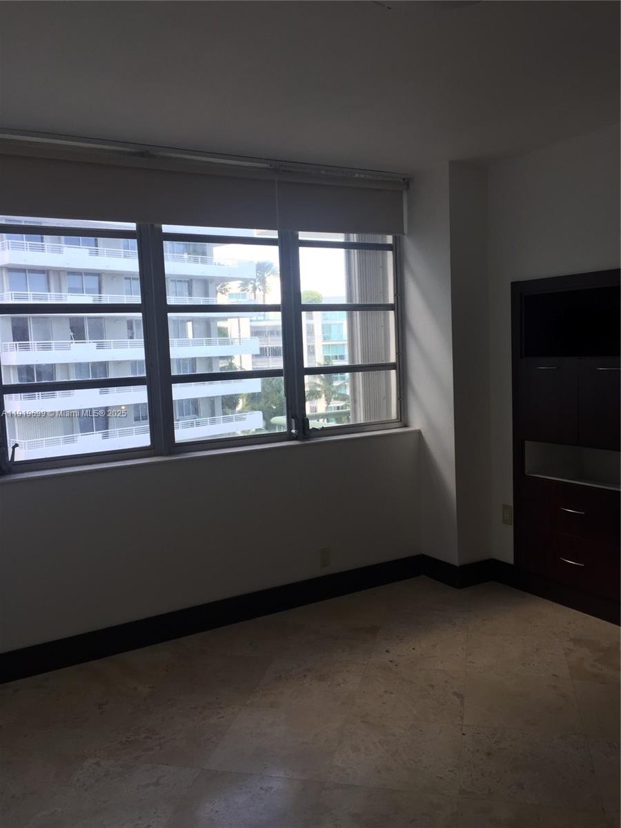 BRICKELL BAY TOWER CONDO - Residential Lease