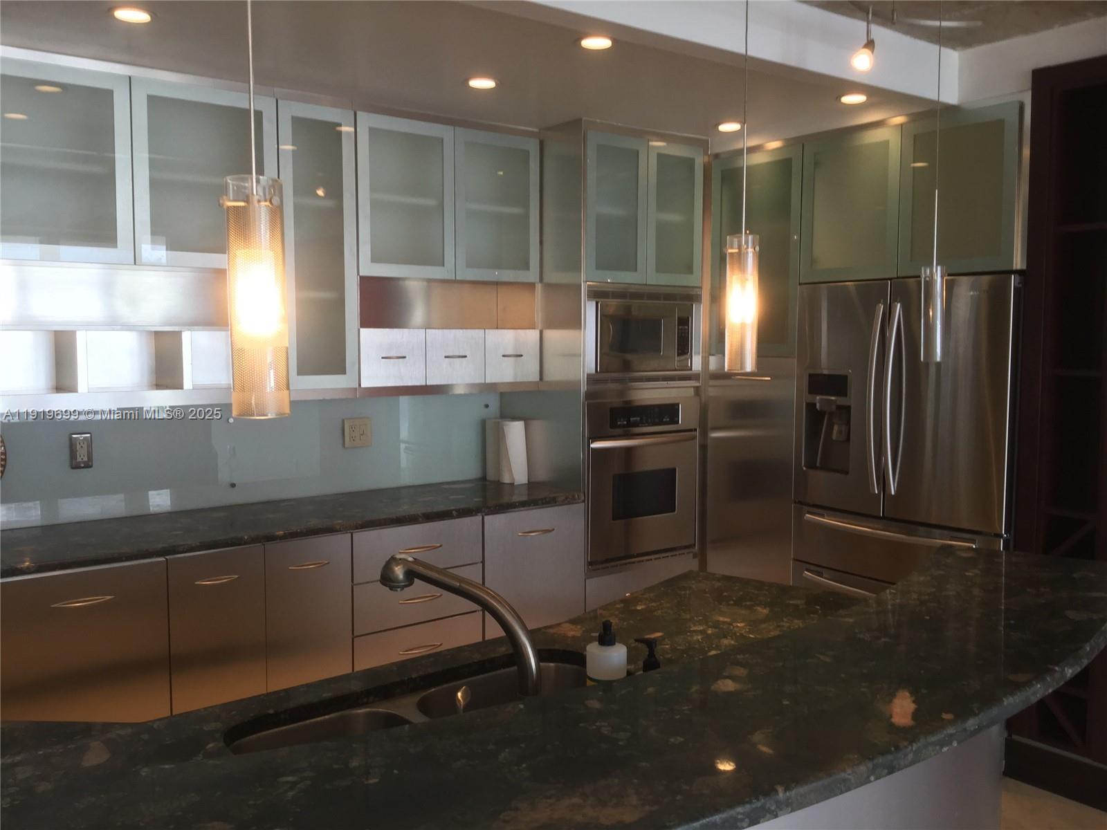 BRICKELL BAY TOWER CONDO - Residential Lease