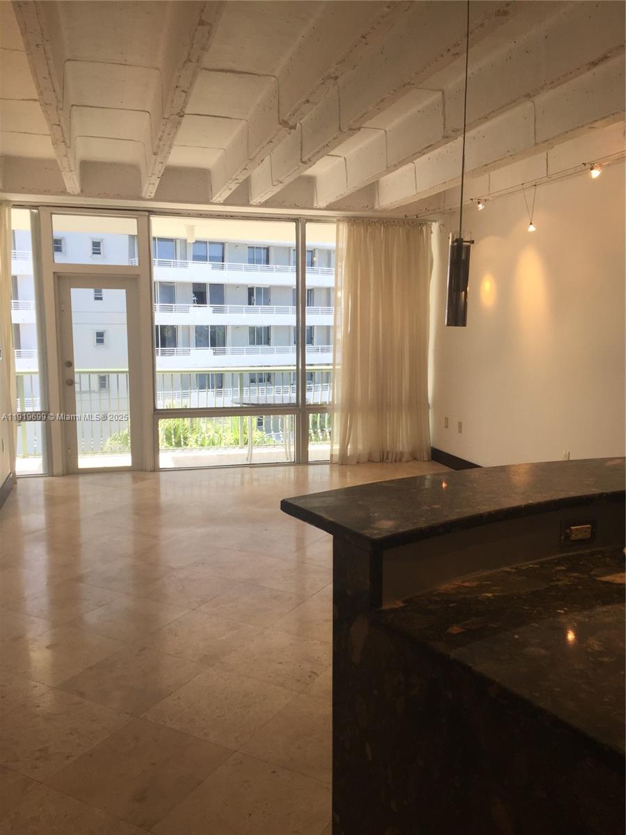 BRICKELL BAY TOWER CONDO - Residential Lease
