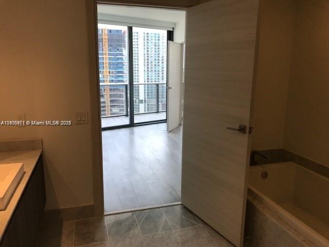SLS LUX BRICKELL - Residential Lease