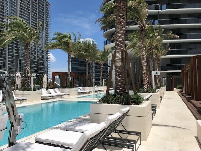 SLS LUX BRICKELL - Residential Lease