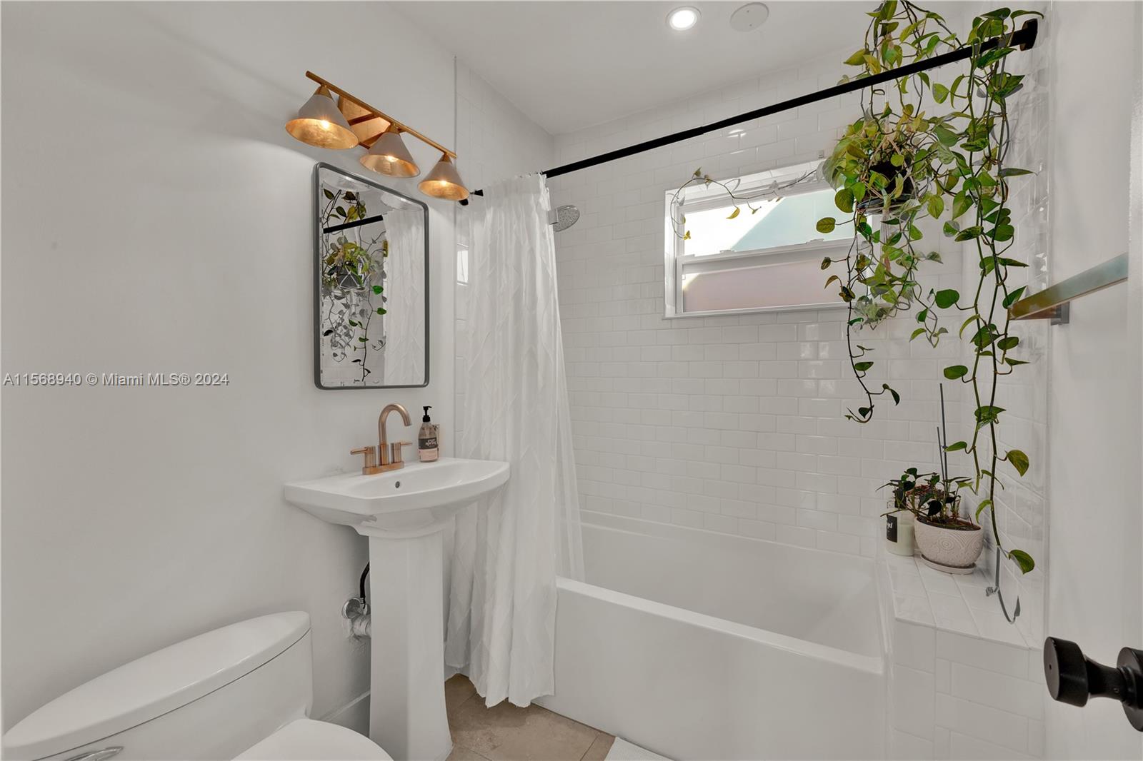 CASA GRANDE - Residential Lease