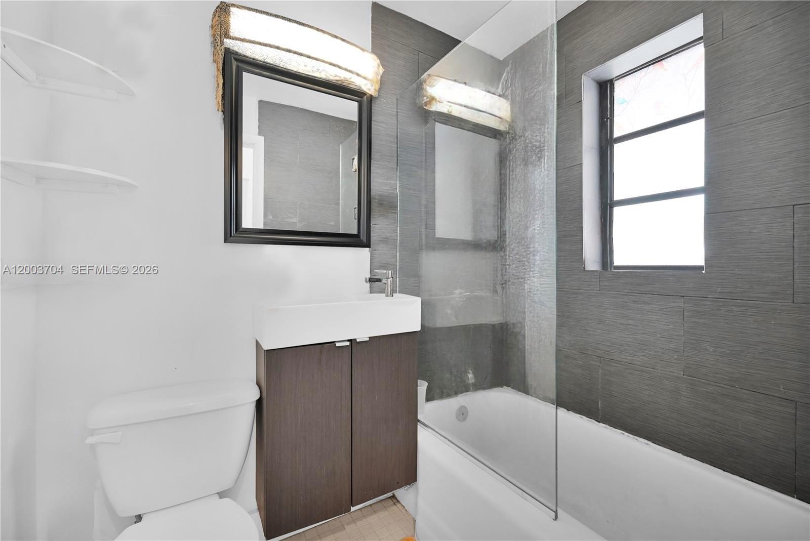 Marseilles Condo - Residential
