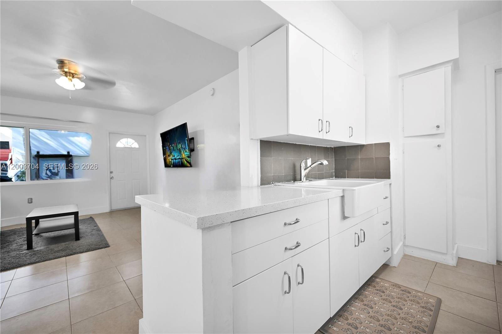 Marseilles Condo - Residential