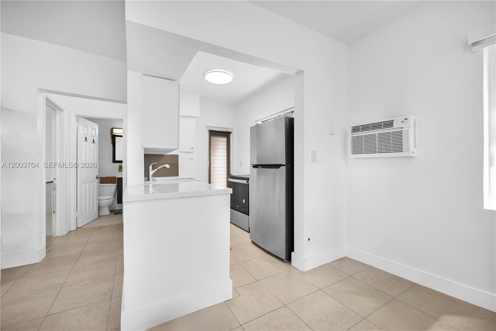 Marseilles Condo - Residential