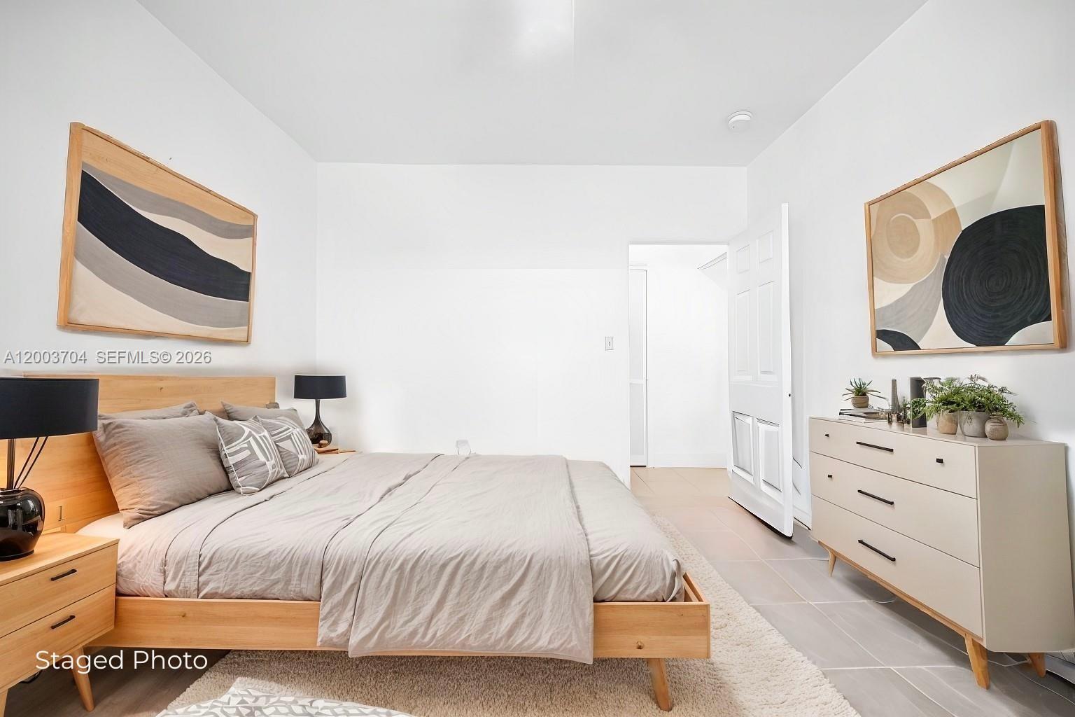 Marseilles Condo - Residential