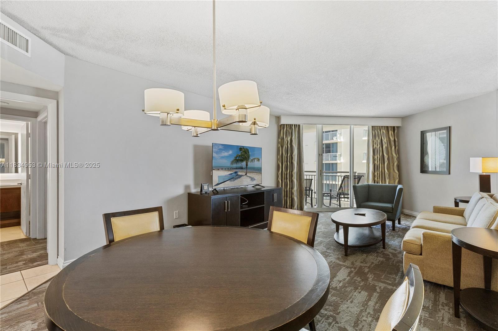 17375 Collins Ave 1004