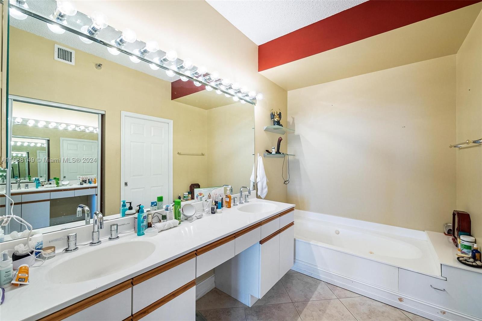 MYSTIC POINTE TOWER 500 C - Residential Lease