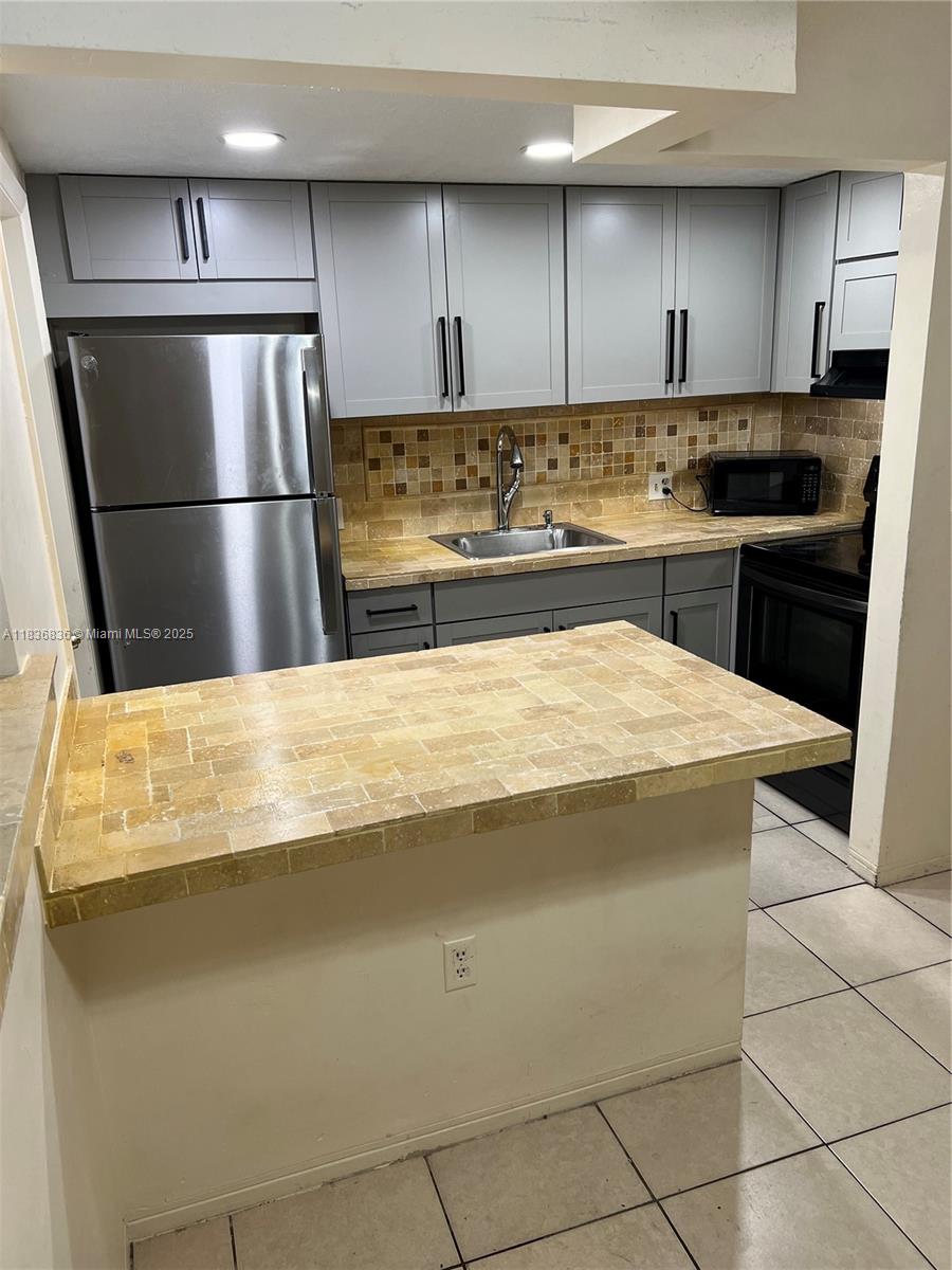Spacious and bright unit for lease in the heart of North Miami at Coral Towers Condo! This well-maintained residence features a large bedroom with generous closet space, a full kitchen, ample natural light, and a private balcony with city views. Located just minutes from Barry University and FIU’s Biscayne Bay Campus, and within walking distance to Publix, CVS, LA Fitness, and a variety of dining options along Biscayne Blvd. Enjoy quick access to I-95, US-1, and major transit routes—making commuting around Miami simple. Only a short drive to Aventura Mall, Bal Harbour Shops, and the beaches. The building offers secure entry, a pool, laundry facilities. Live in comfort and convenience!