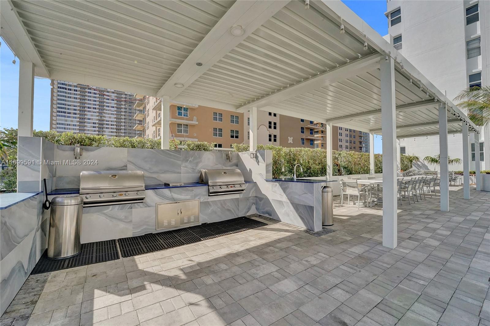 LA MER ESTATES WEST CONDO - Residential
