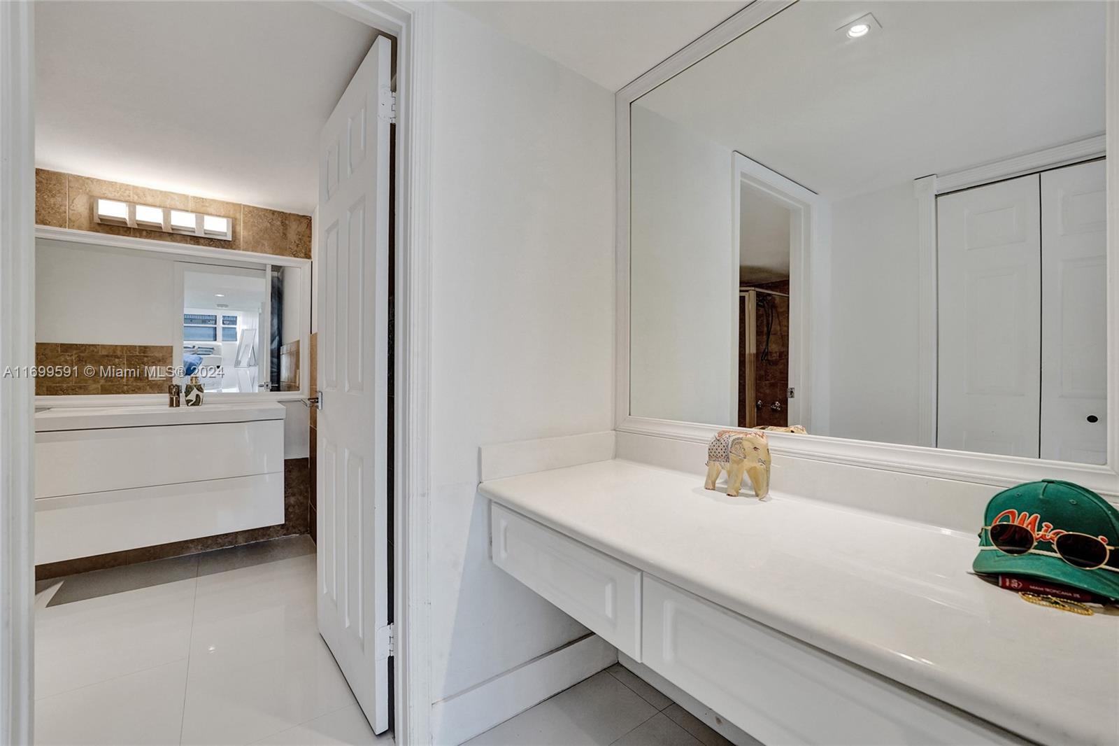 LA MER ESTATES WEST CONDO - Residential