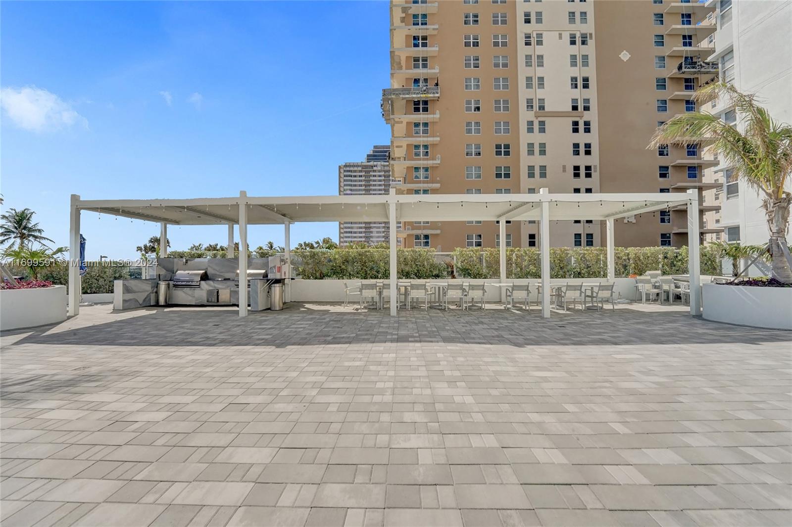 LA MER ESTATES WEST CONDO - Residential