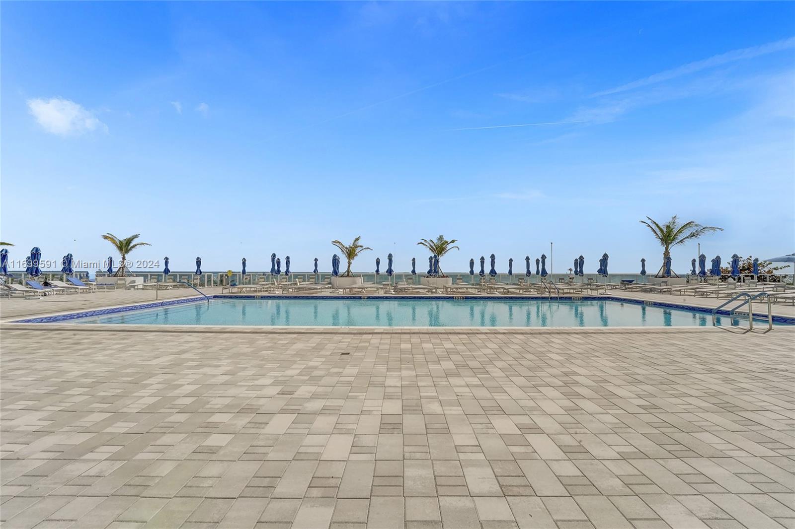 LA MER ESTATES WEST CONDO - Residential