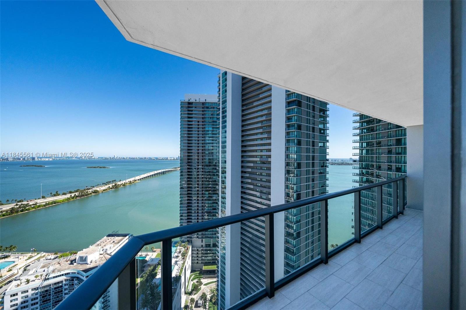 Brand new, modern, fully furnished and turn key residence featuring 3 bedroom, 2 bathroom, equipped kitchen, living room, dining area & spacious balconies with lovely views Bay and City of Miami Beach. The master suite has walk-in closet and en-suite bathroom. Brand new flooring. Washer Dryer included. Full Serviced building with Roof Top Pool, Hot Tub, Spa, Sauna, Tennis Courts, 2 Pools, State of The Art Gym, BBq Areas, Kids Room, Game Room, Movie Theatre, Business Room BeachCub, Marina, Valet Parking. Fabulous restaurant AMARA by chef Michael Schwartz. Minutes away from the Miami Design District, Wynwood, Midtown, Miami Beach, Downtown. Internet, Basic Cable, One parking space included