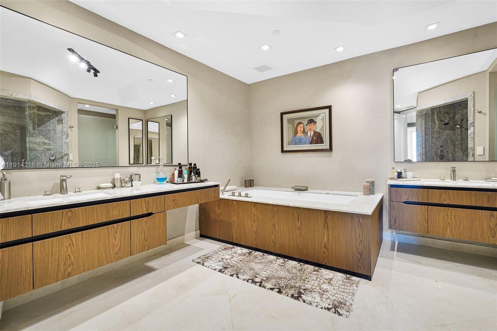 TURNBERRY OCEAN COLONY - Residential