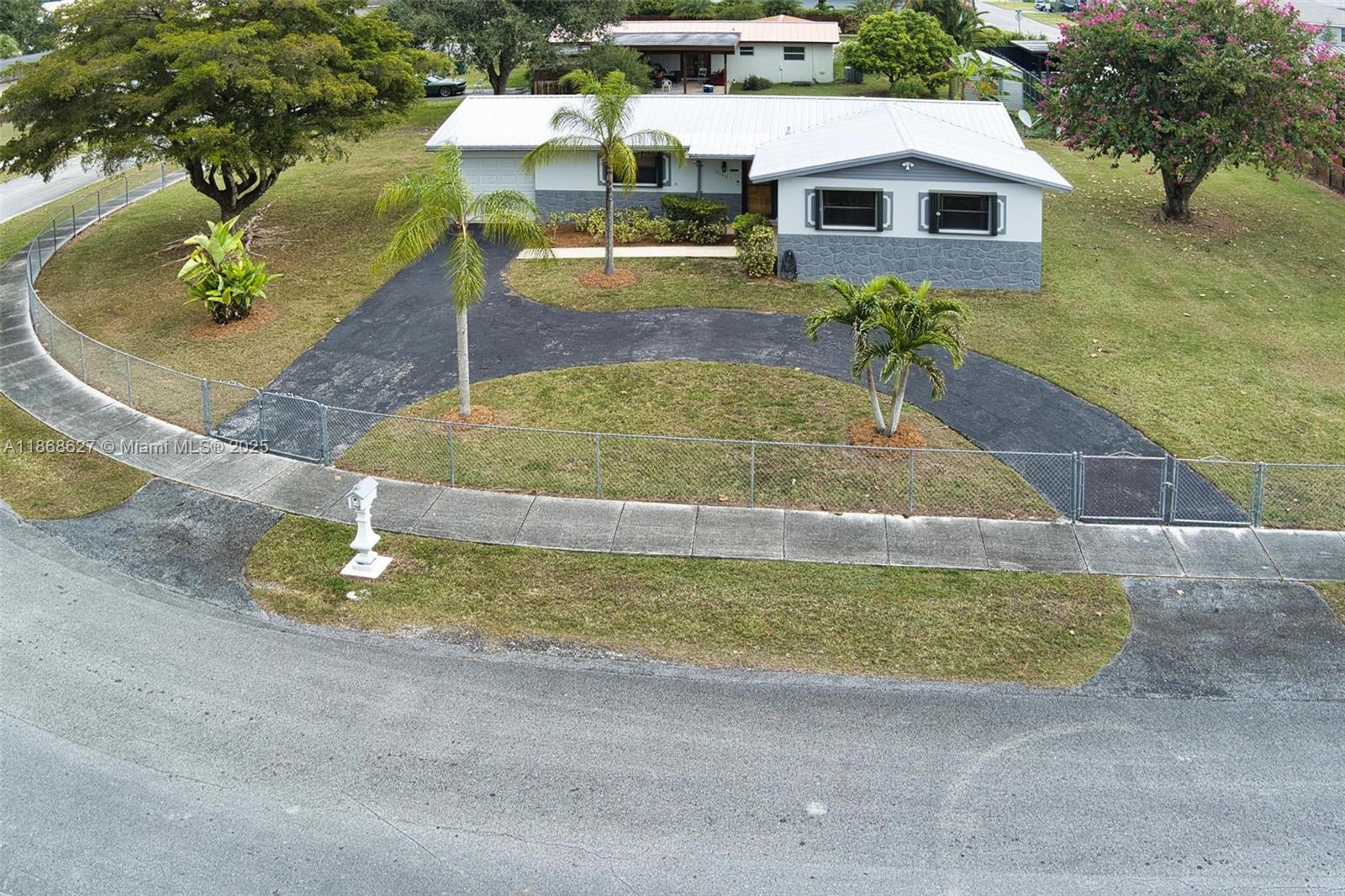 UNIVERSAL ESTATES SOUTH A - Residential