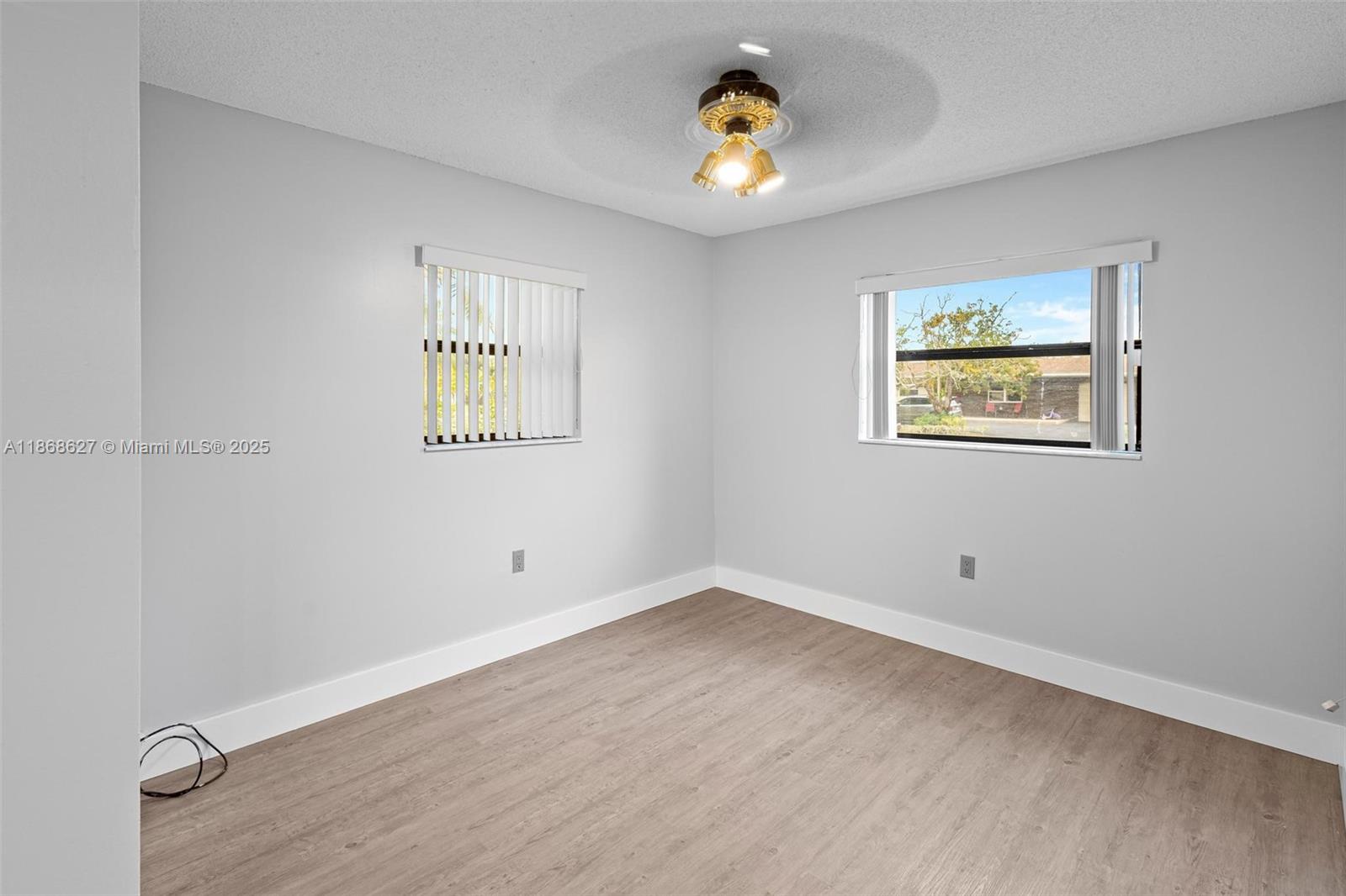 UNIVERSAL ESTATES SOUTH A - Residential