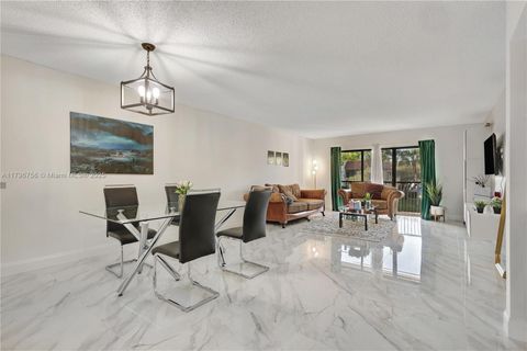 398 Lakeview Dr 203 Weston FL 33326