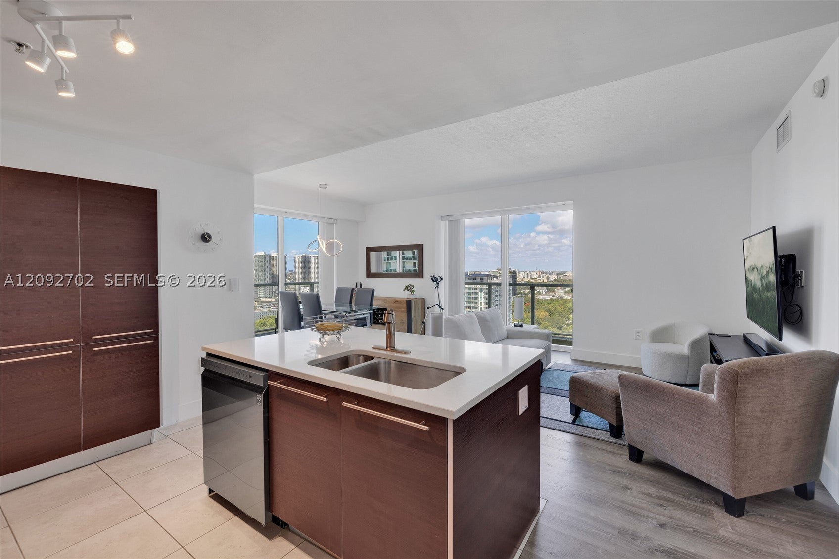1900 N Bayshore Dr 2311