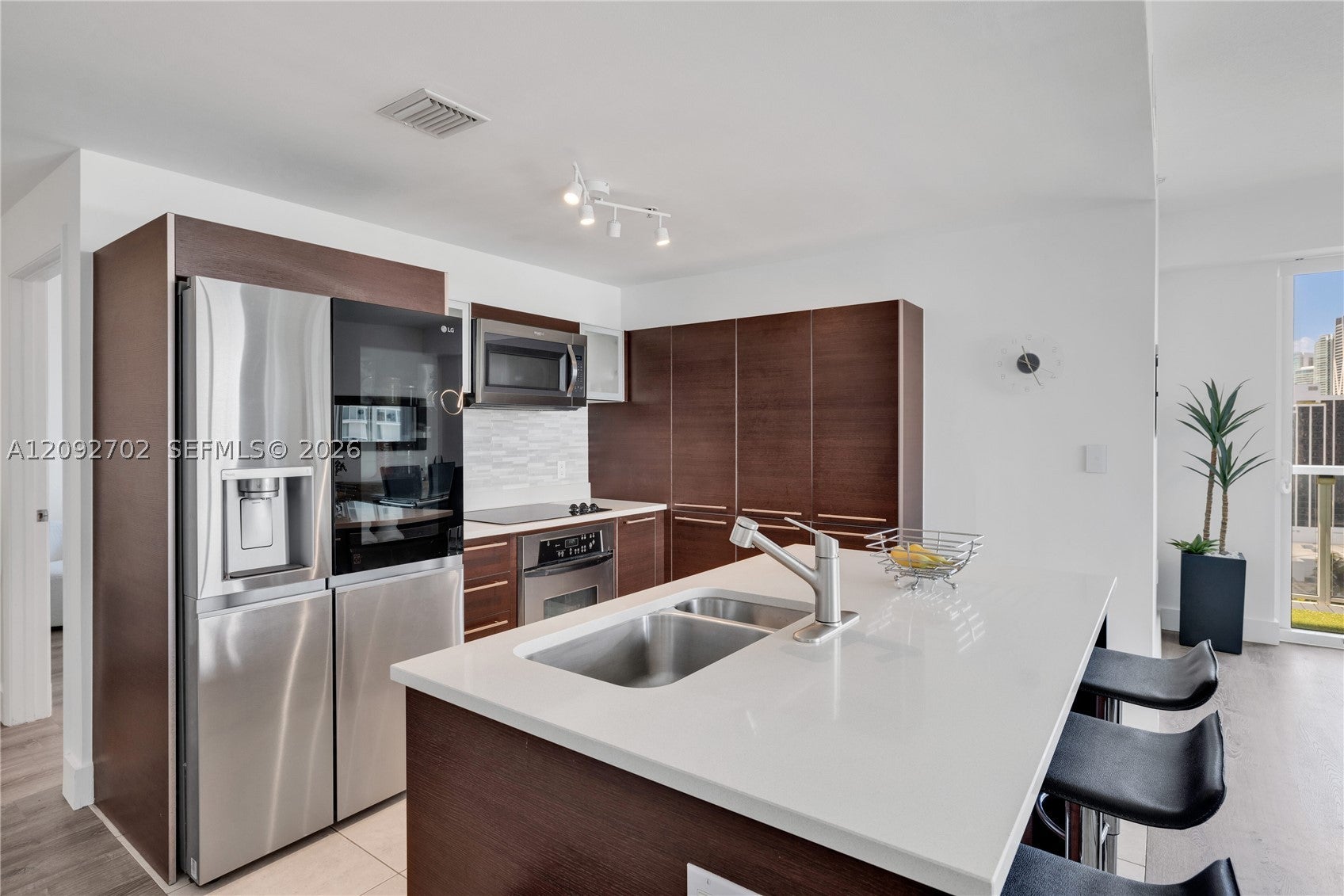 1900 N Bayshore Dr 2311