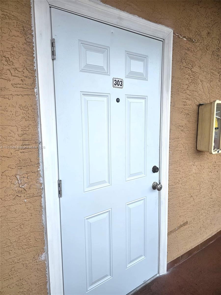 VENETIA VILLAS CONDO - Residential Lease