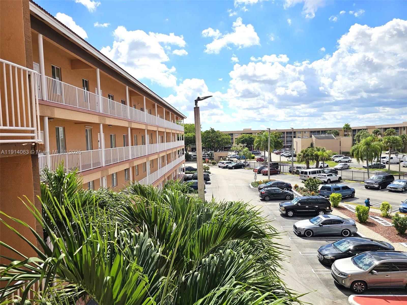 VENETIA VILLAS CONDO - Residential Lease