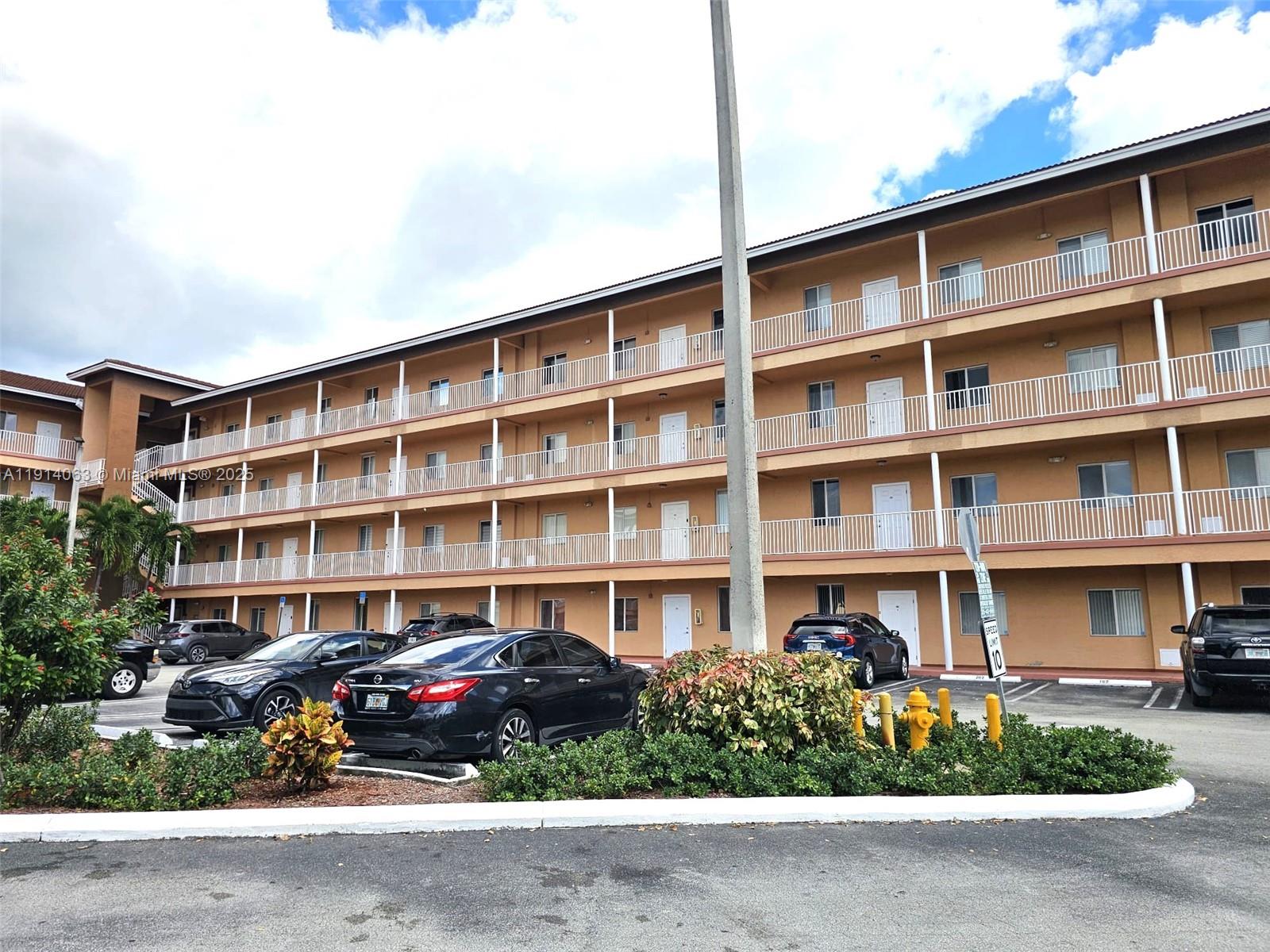 VENETIA VILLAS CONDO - Residential Lease