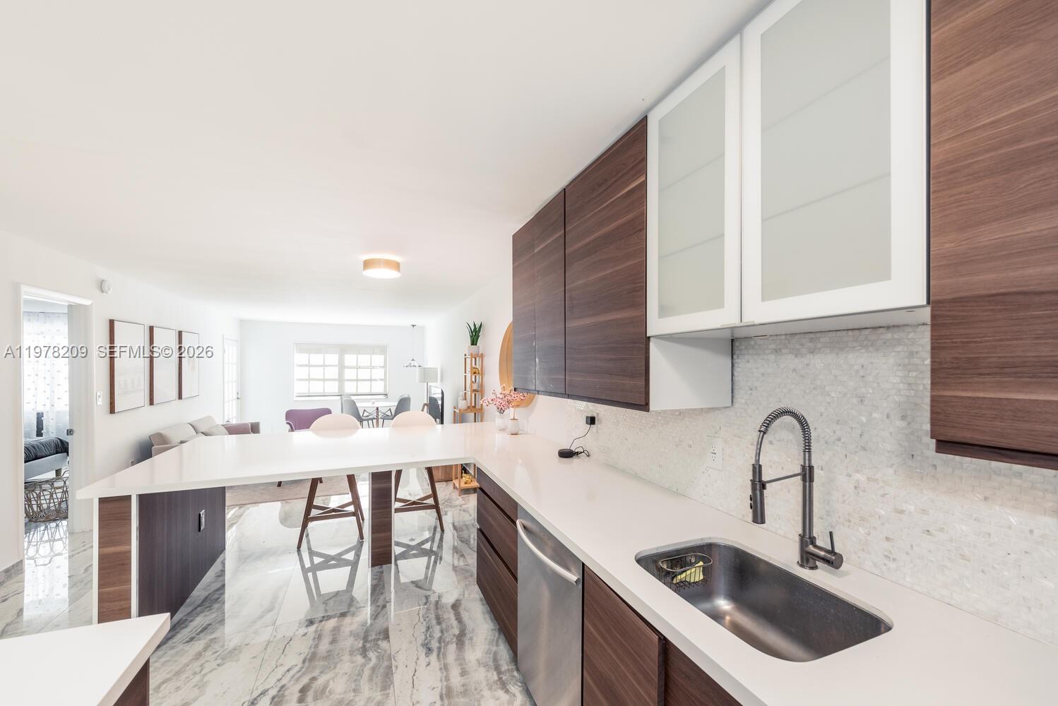 KEY BISCAYNE VI CONDO - Residential Lease