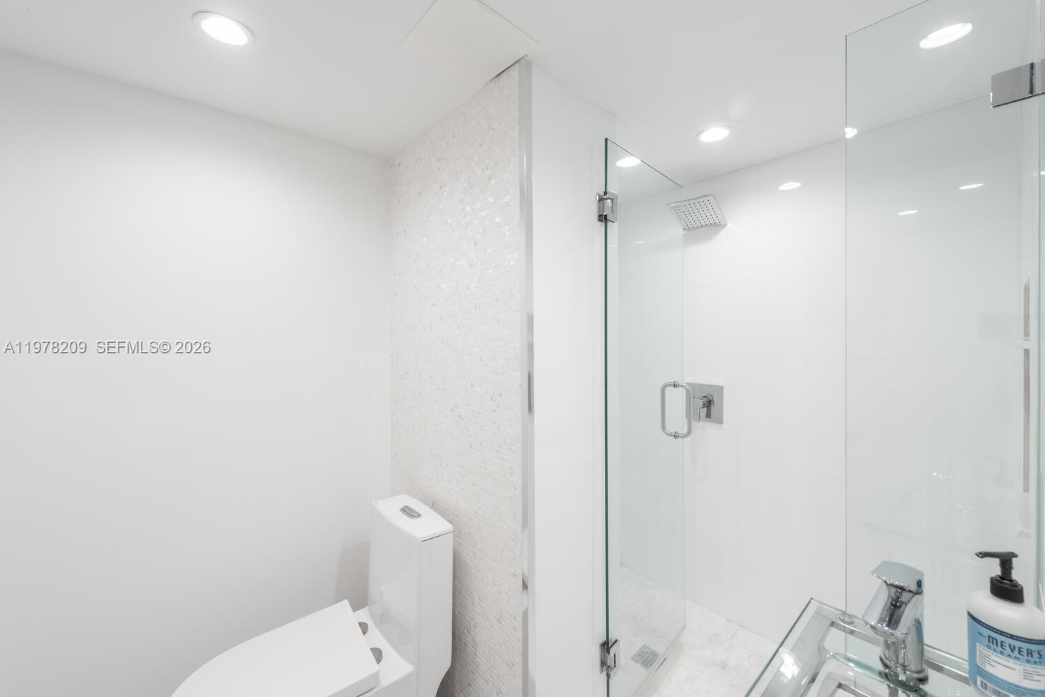 KEY BISCAYNE VI CONDO - Residential Lease