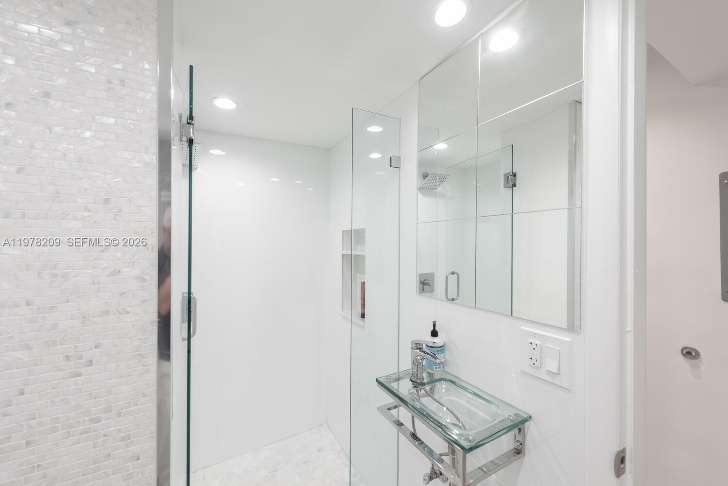 KEY BISCAYNE VI CONDO - Residential Lease