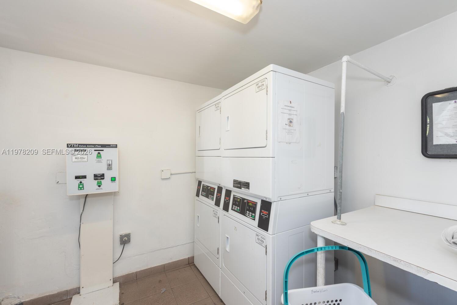 KEY BISCAYNE VI CONDO - Residential Lease