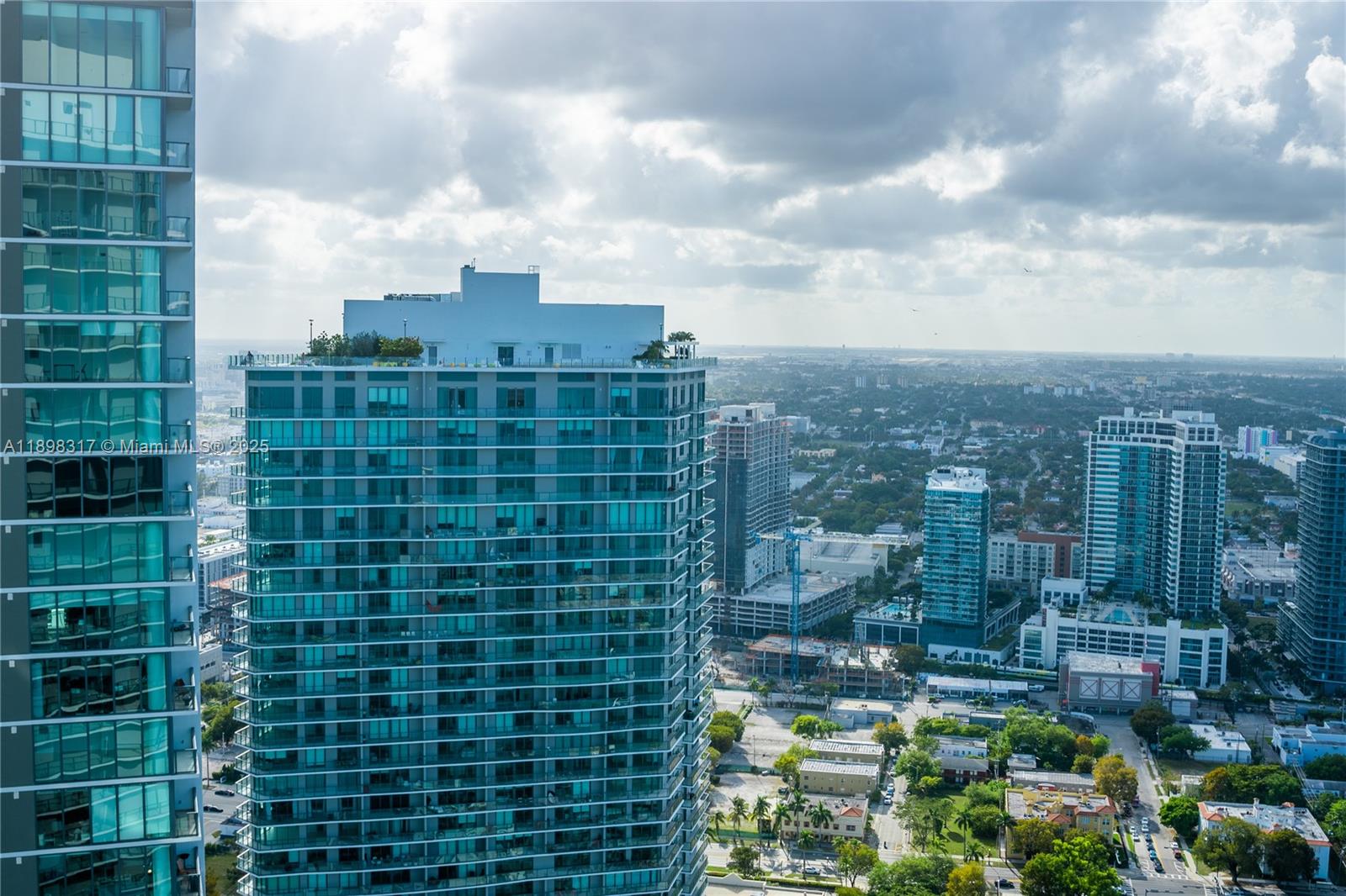 ONE PARAISO CONDO - Residential Lease