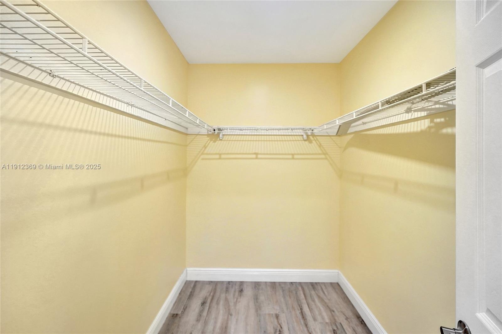 EVERGLADE LAND SALES CO - Residential Lease