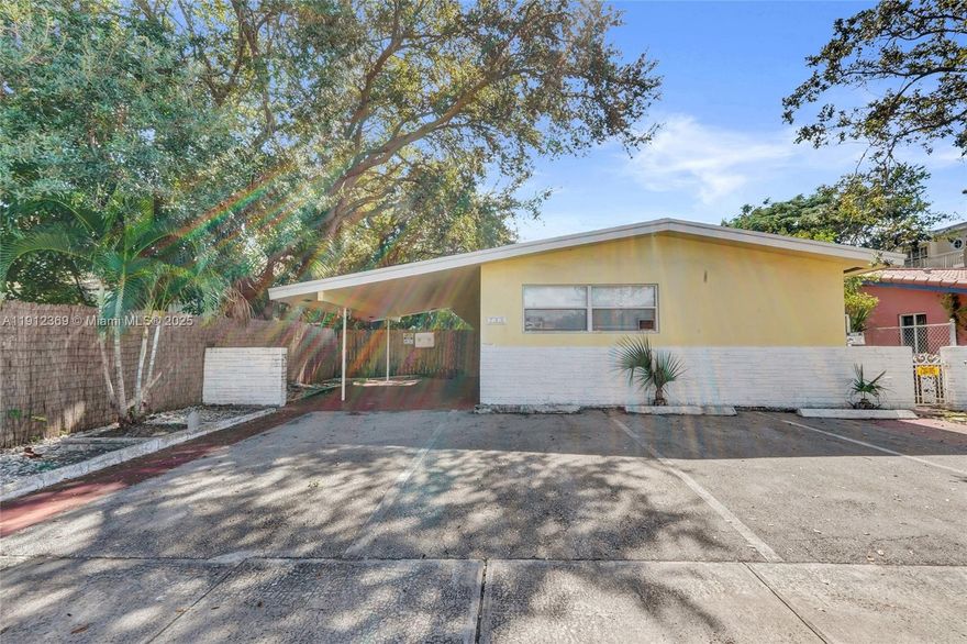 This charming 2 bed / 2 bath front unit at 720 SE 15th St #1 puts you right in the heart of Fort Lauderdale — just minutes from Las Olas, downtown, and the beach. Enjoy a bright, open layout, easy parking, and a pet-friendly vibe that feels like home.