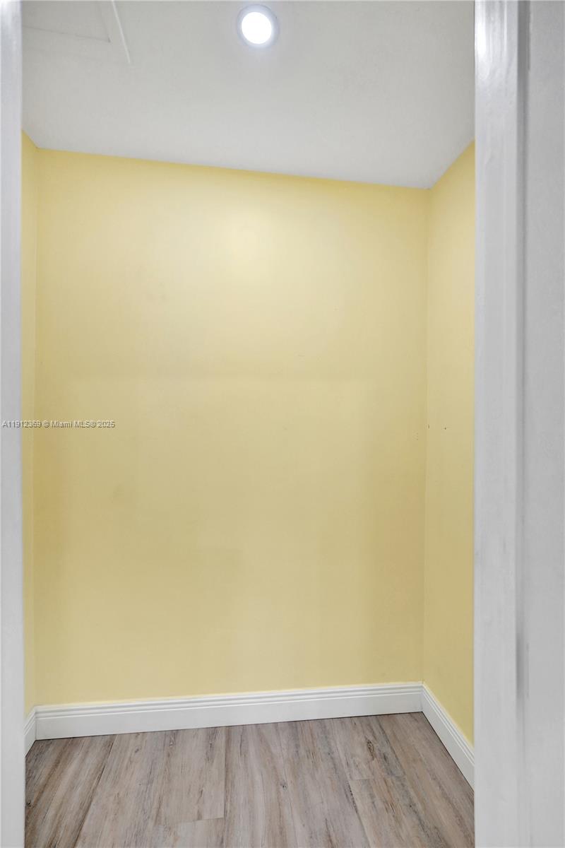 EVERGLADE LAND SALES CO - Residential Lease