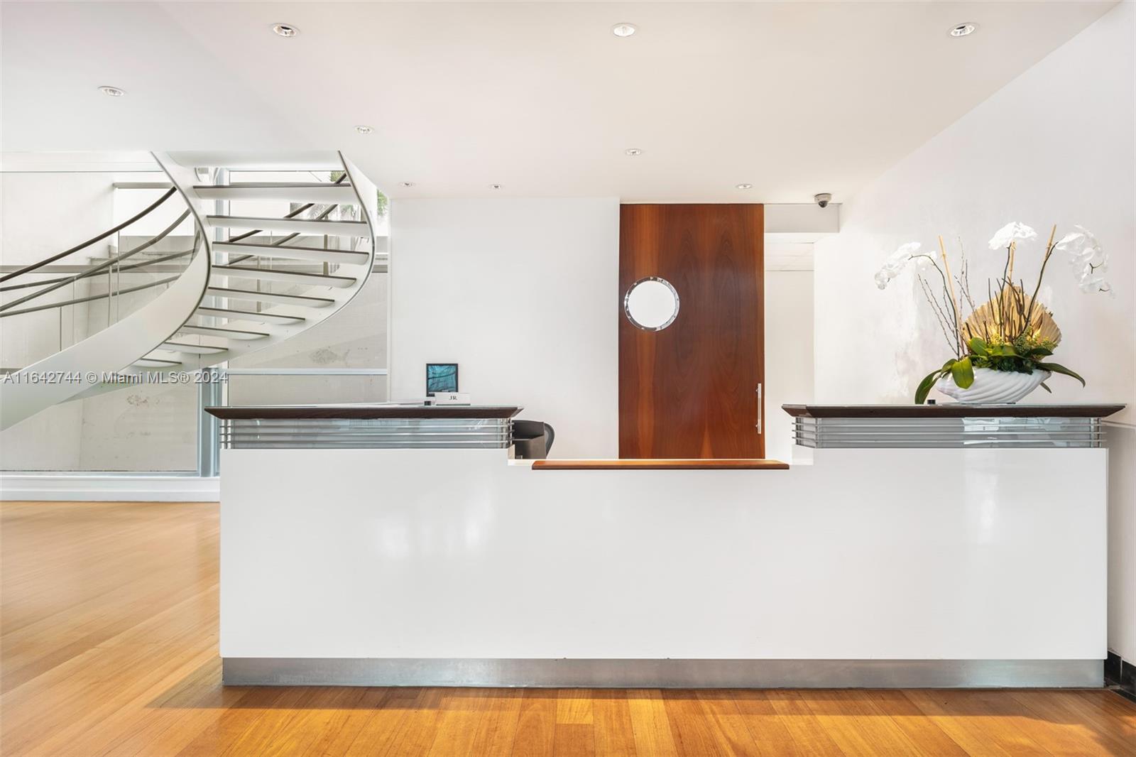 GROVENOR HOUSE CONDO - Residential