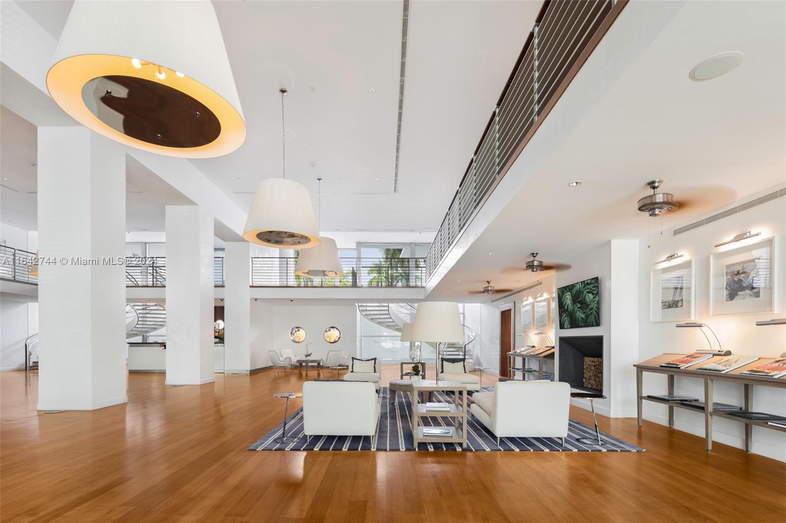 GROVENOR HOUSE CONDO - Residential