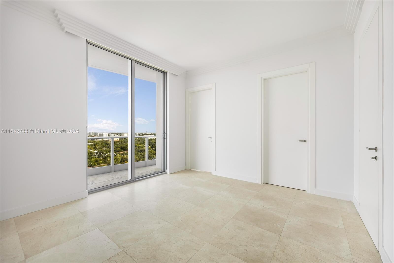 GROVENOR HOUSE CONDO - Residential