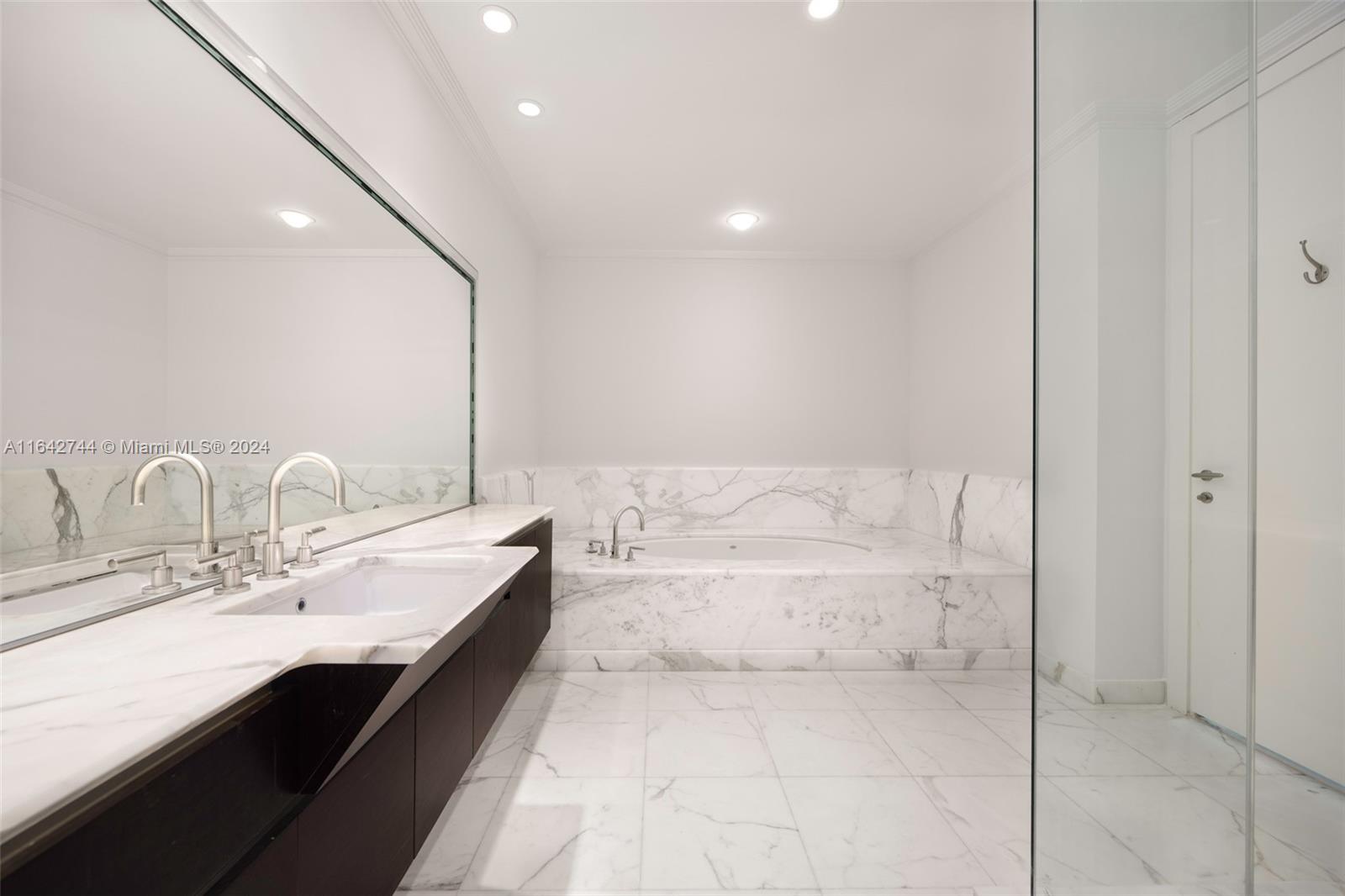 GROVENOR HOUSE CONDO - Residential