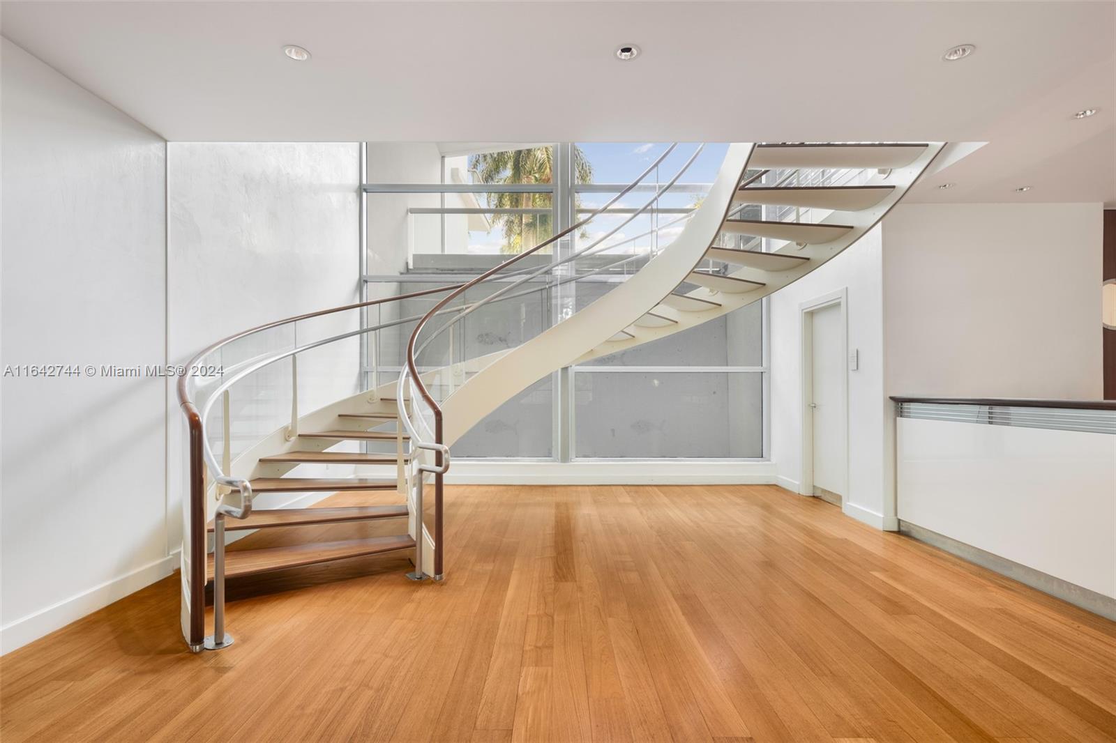 GROVENOR HOUSE CONDO - Residential