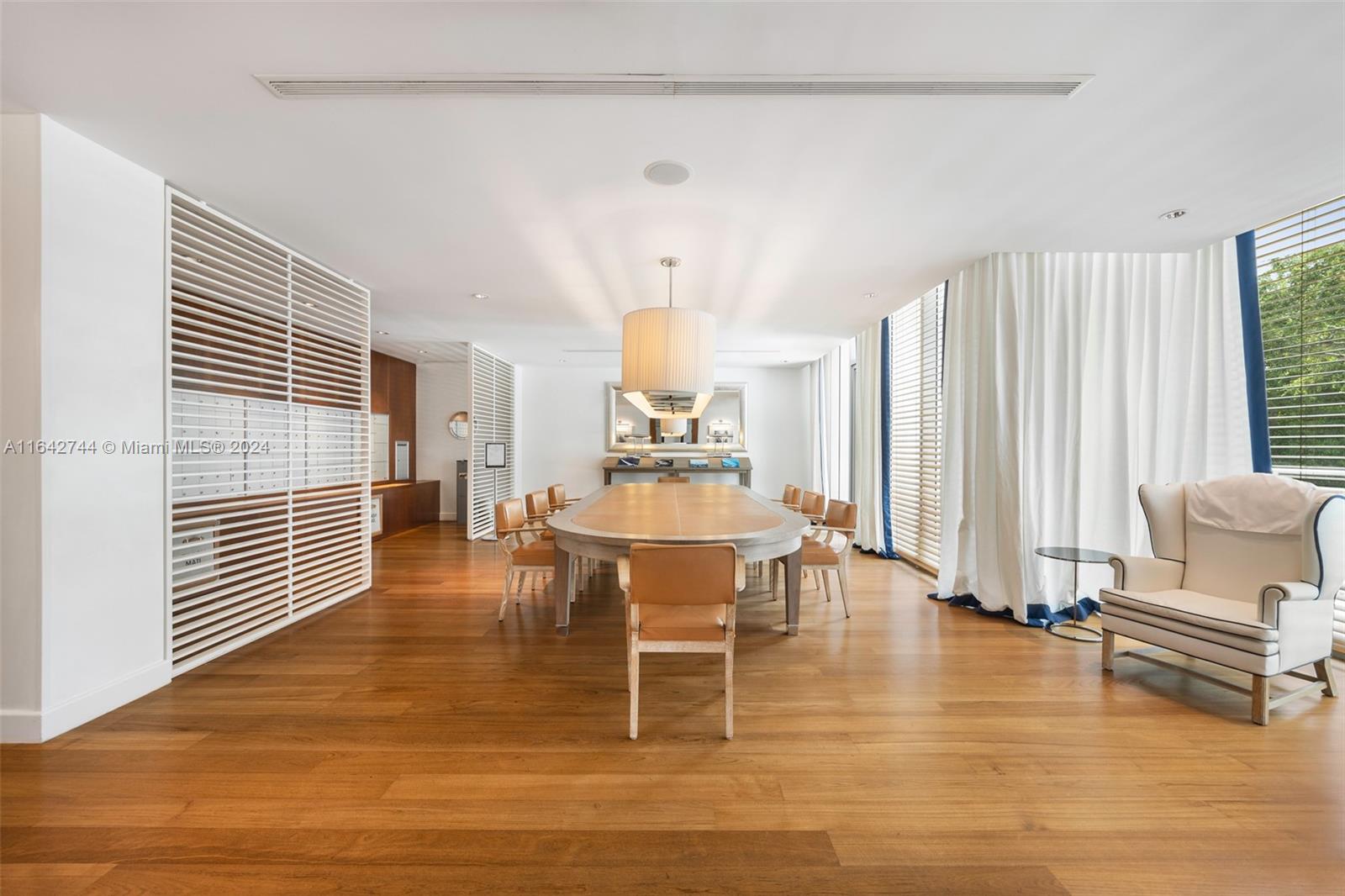 GROVENOR HOUSE CONDO - Residential