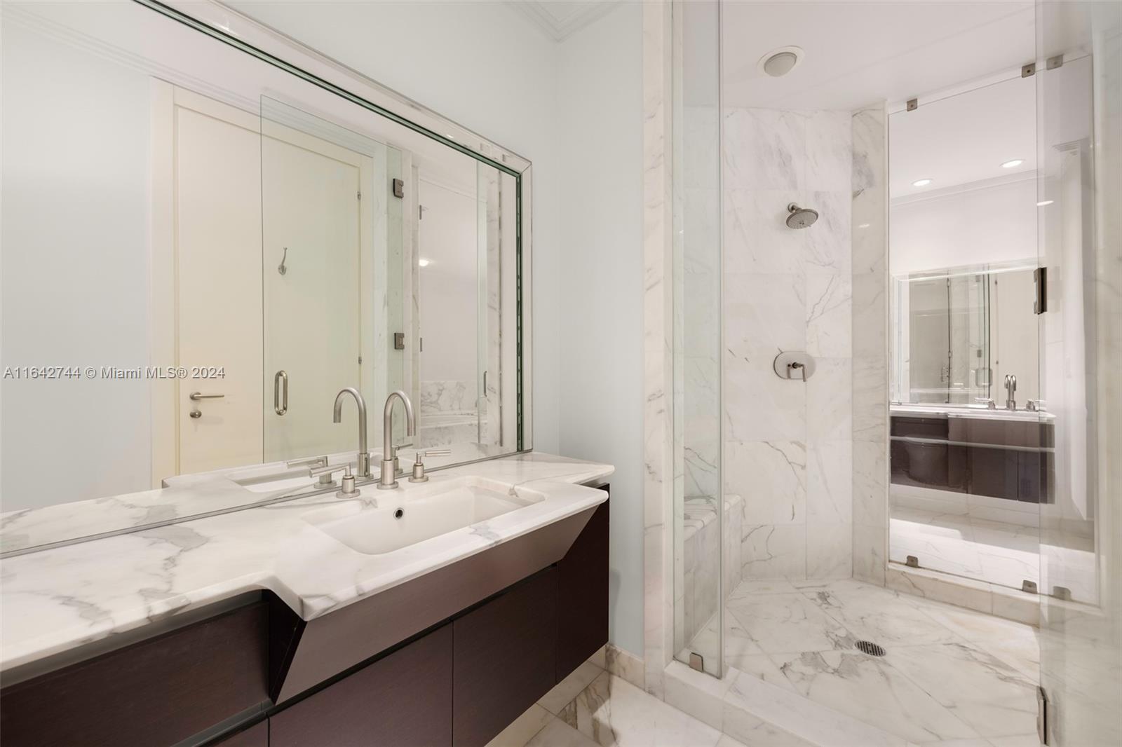 GROVENOR HOUSE CONDO - Residential