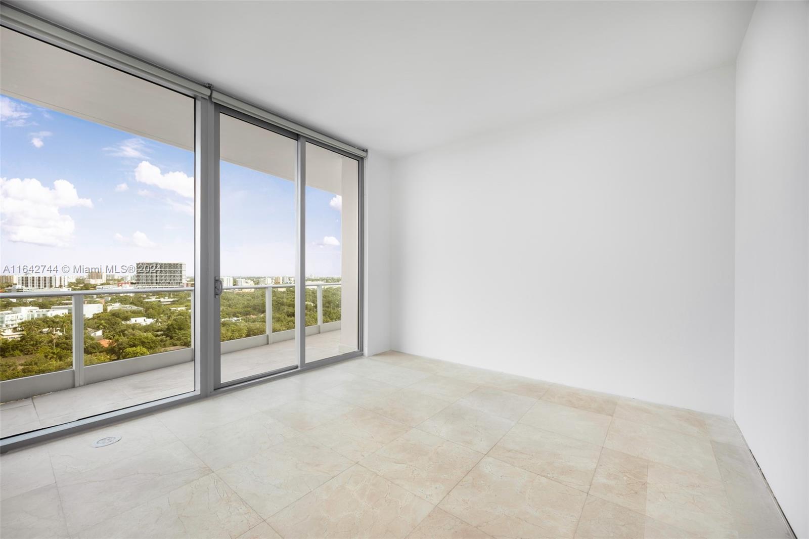 GROVENOR HOUSE CONDO - Residential